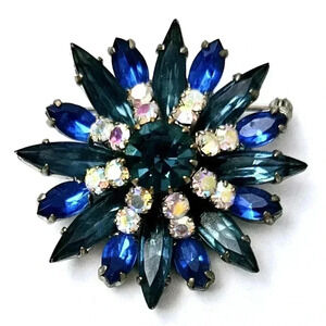Vintage Rare Blue & White Multiple  Rintestone Brooch